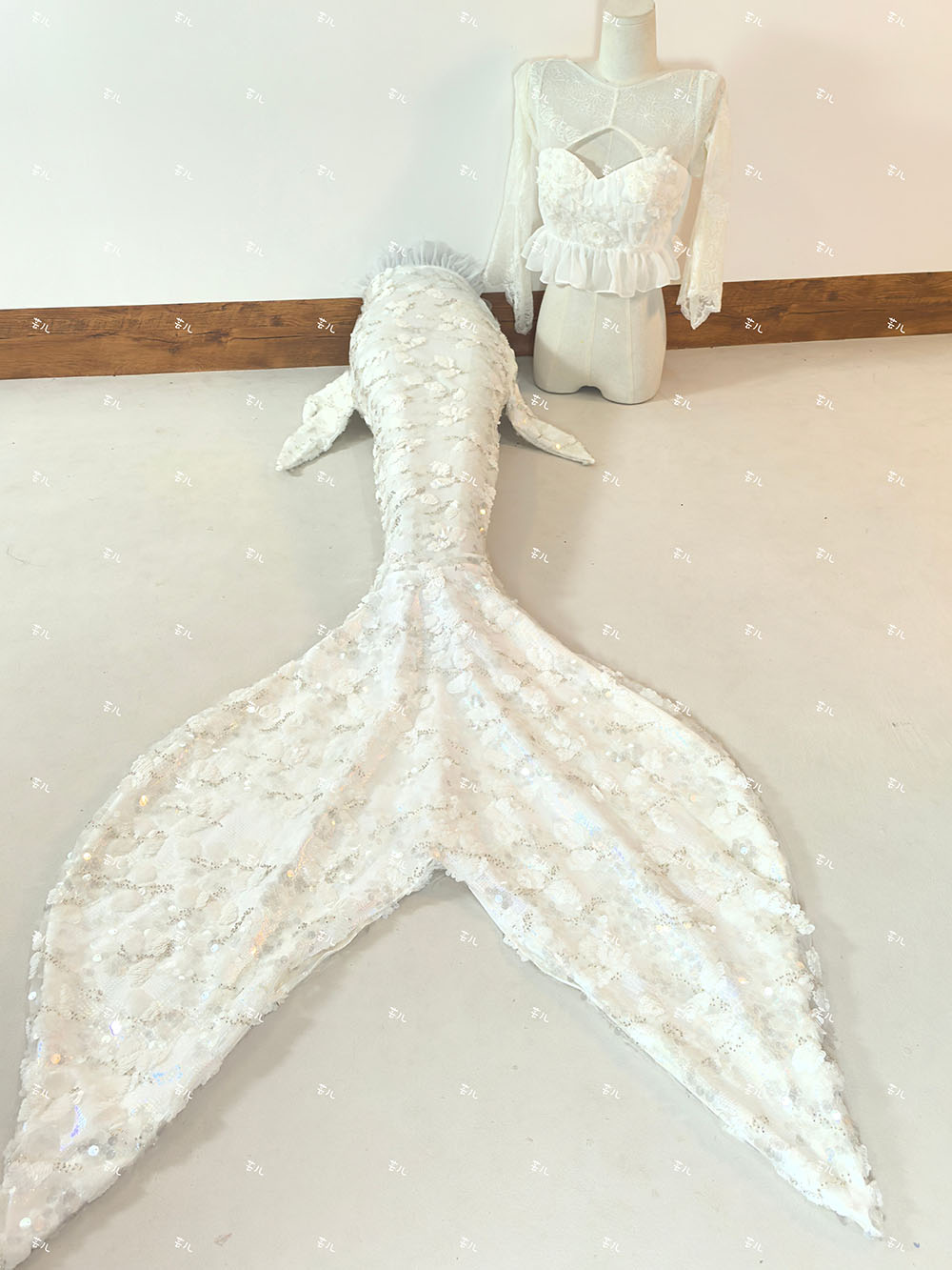 Aquarium Goldfish - New Sequined Mermaid Big Tail Tailored